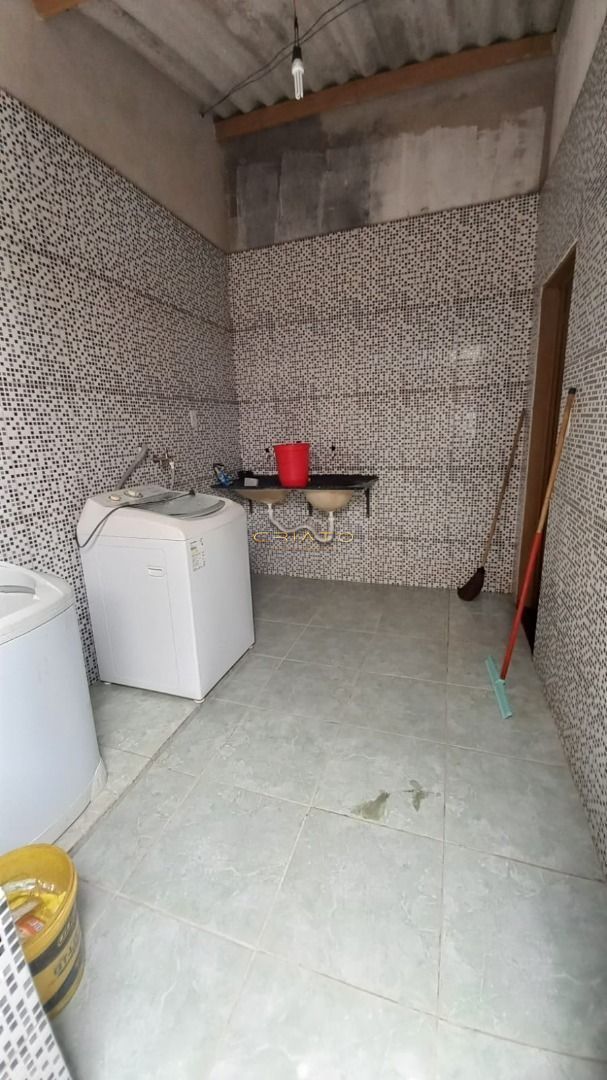 Casa à venda com 6 quartos, 199m² - Foto 10