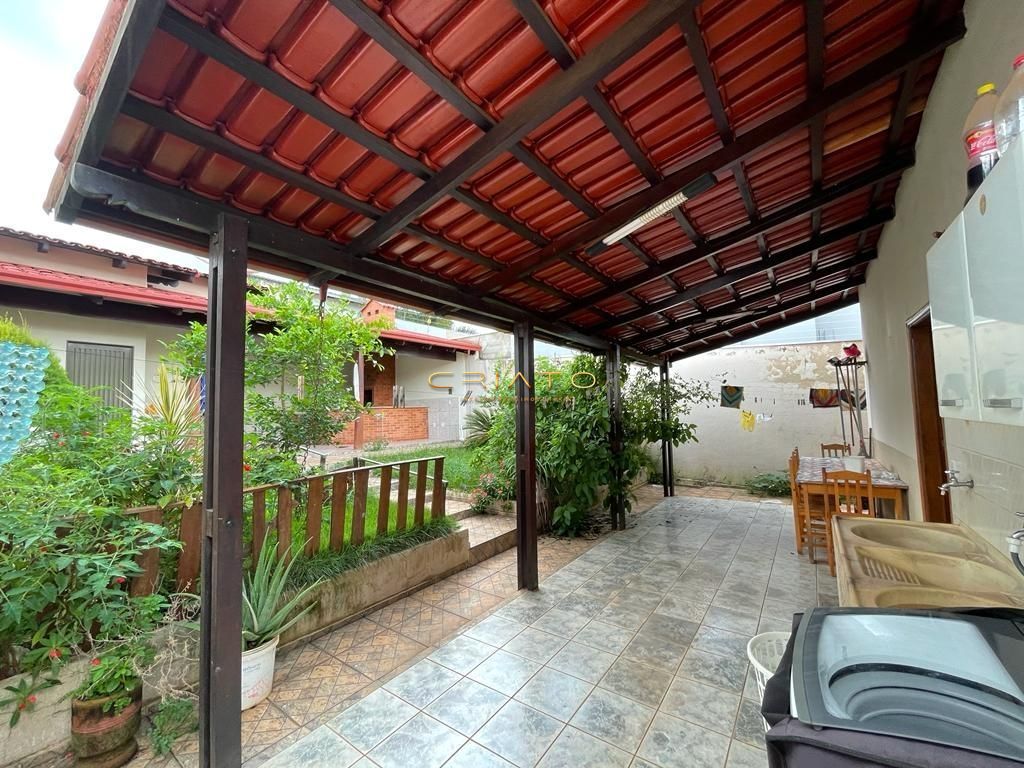 Casa à venda com 3 quartos, 100m² - Foto 7