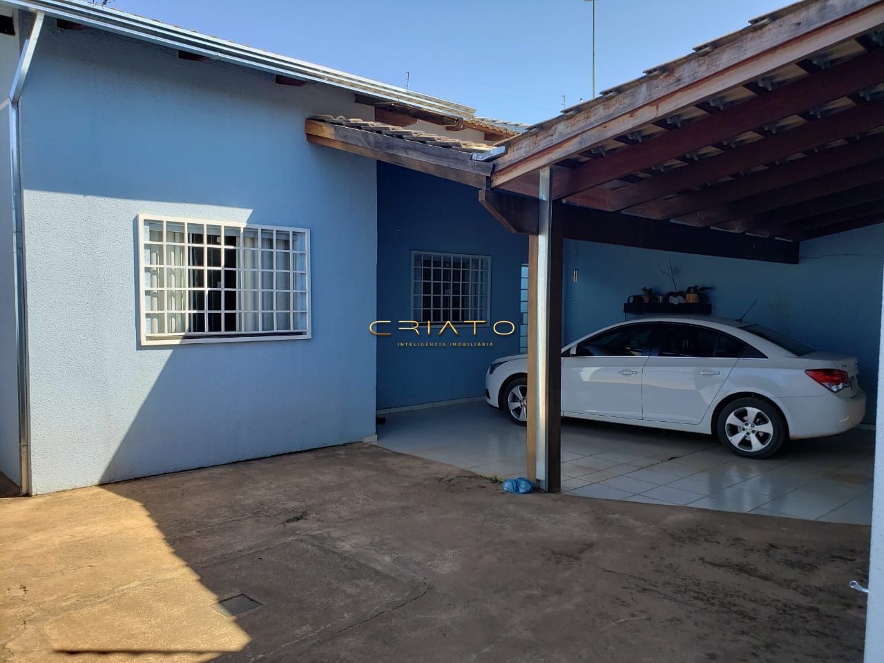 Casa à venda com 3 quartos, 196m² - Foto 2