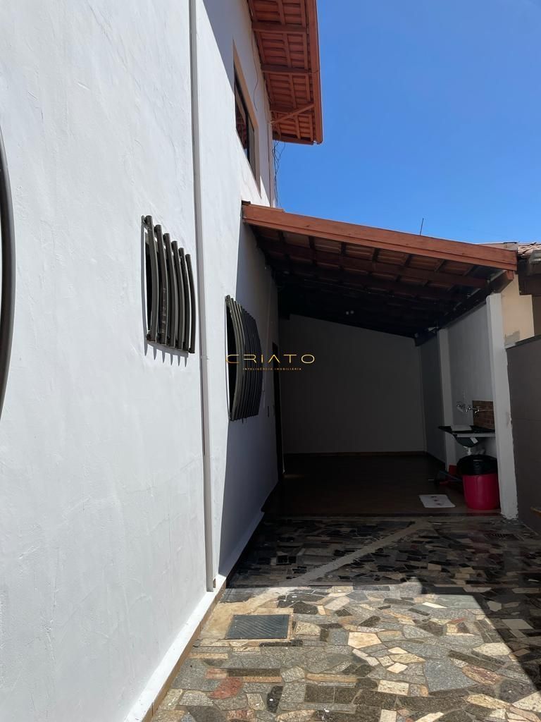 Sobrado à venda com 6 quartos, 140m² - Foto 18