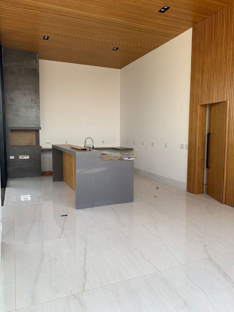 Casa à venda com 4 quartos, 305m² - Foto 10