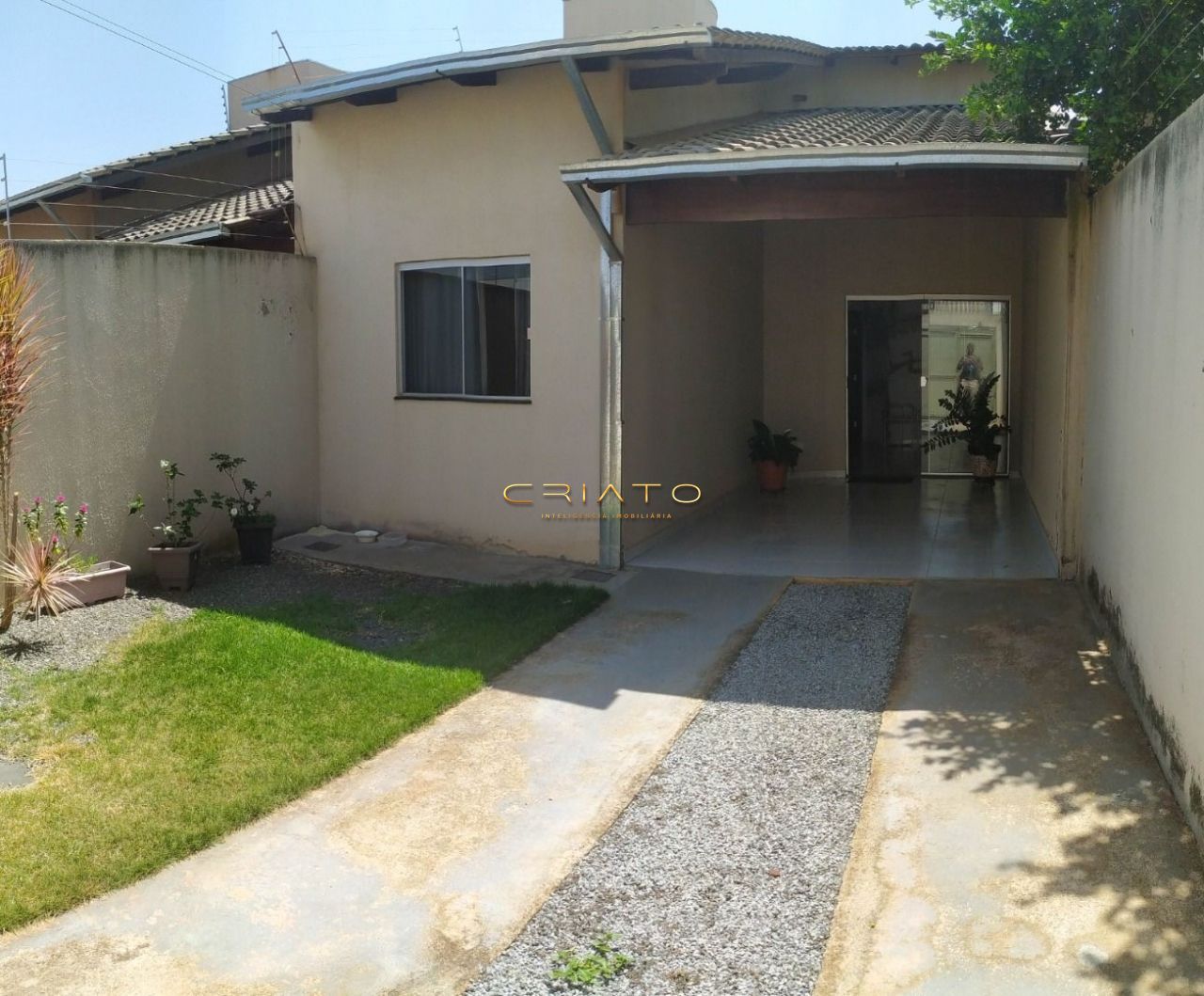 Casa à venda com 3 quartos, 87m² - Foto 1