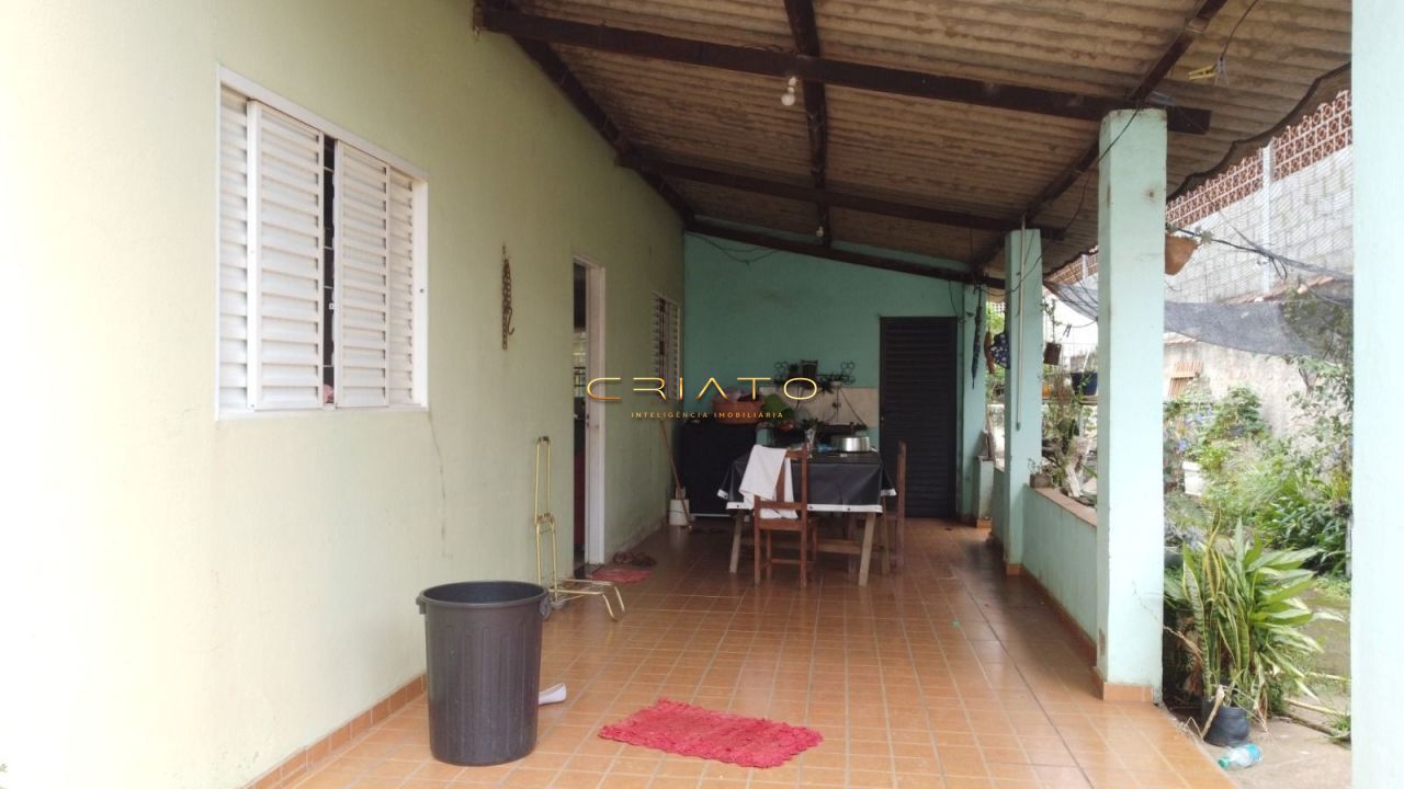 Casa à venda com 4 quartos, 400m² - Foto 2