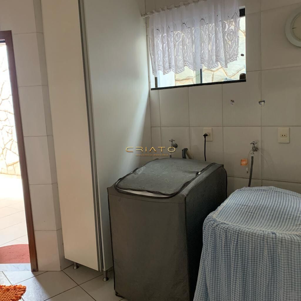 Sobrado à venda com 5 quartos, 330m² - Foto 13