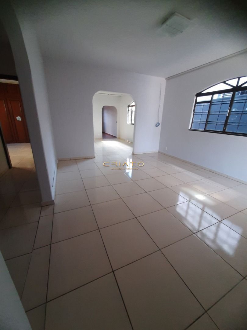 Casa à venda com 3 quartos, 280m² - Foto 3