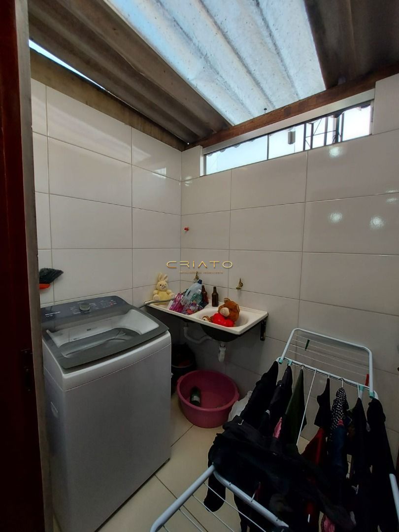 Casa à venda com 3 quartos, 350m² - Foto 8