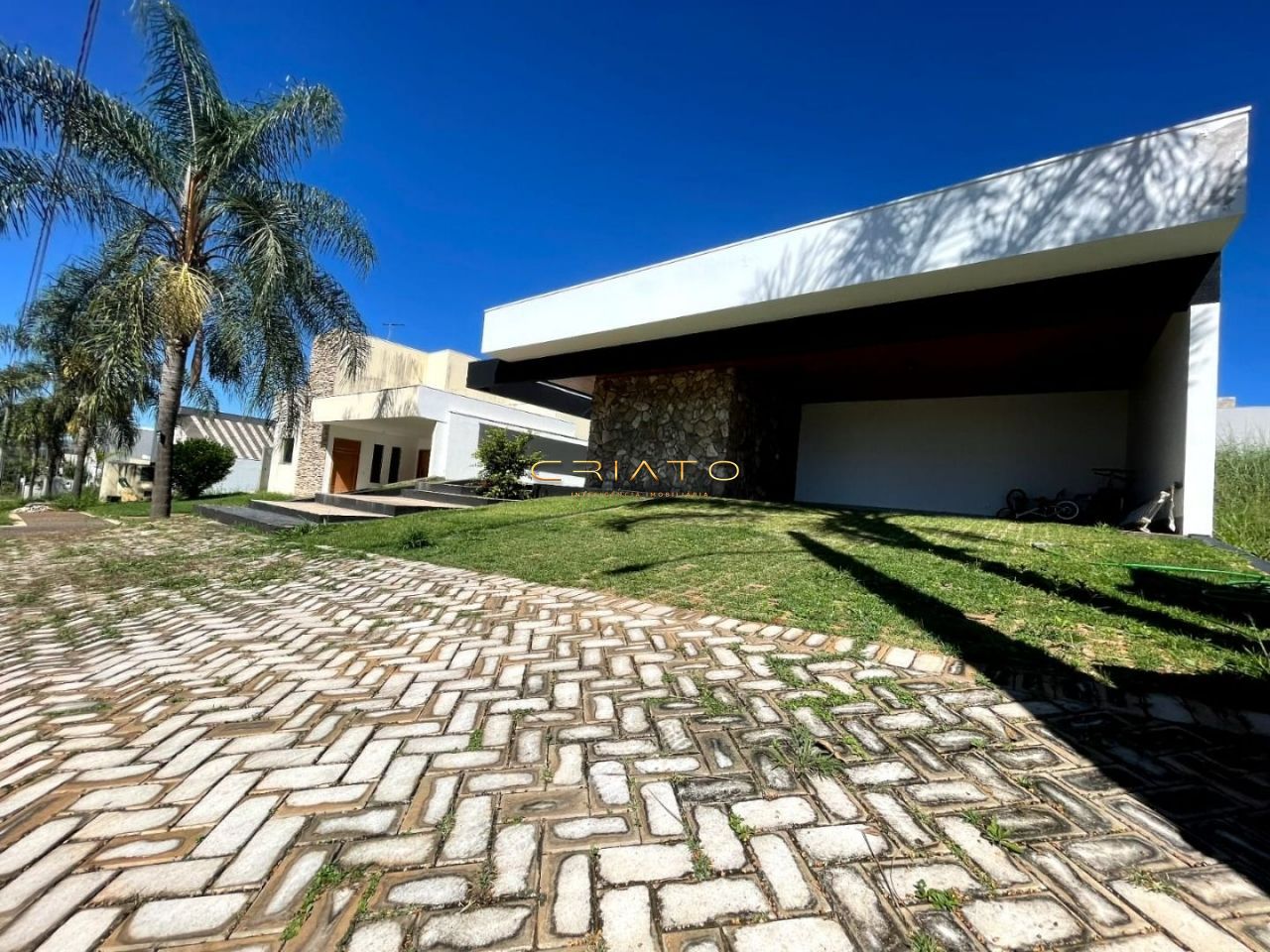 Casa à venda com 3 quartos, 250m² - Foto 2