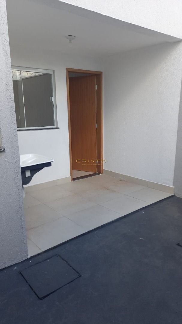 Casa à venda com 2 quartos, 70m² - Foto 10