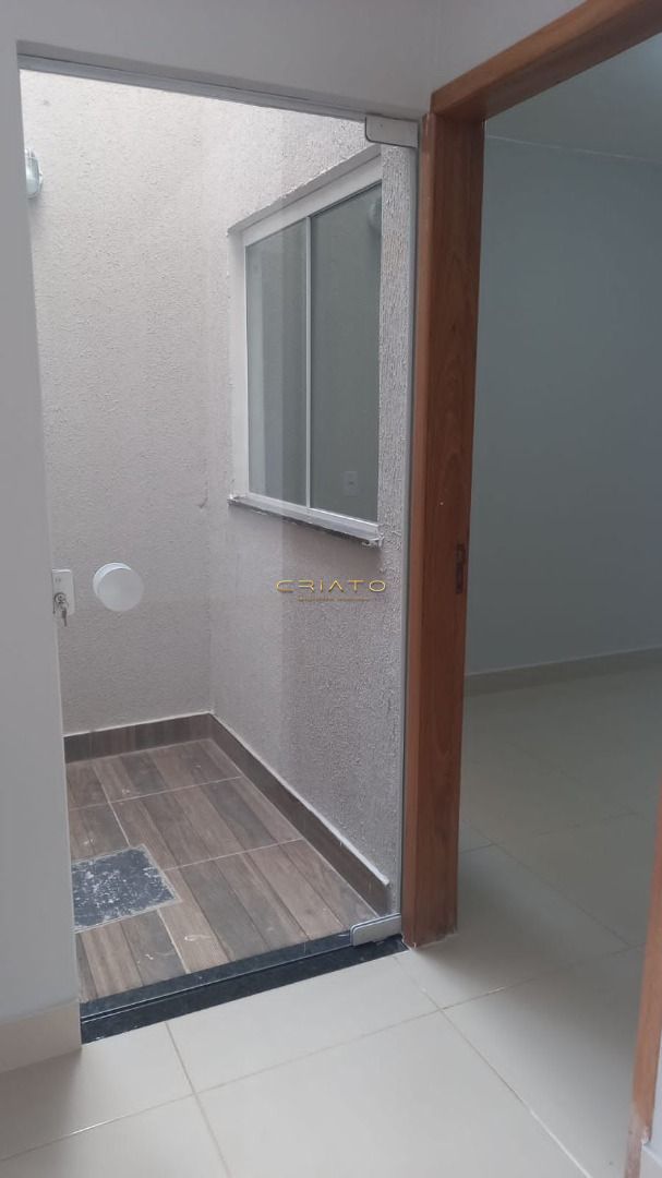 Casa à venda com 2 quartos, 70m² - Foto 7