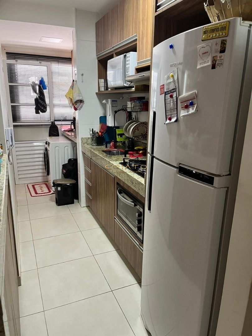 Apartamento à venda com 2 quartos, 64m² - Foto 8