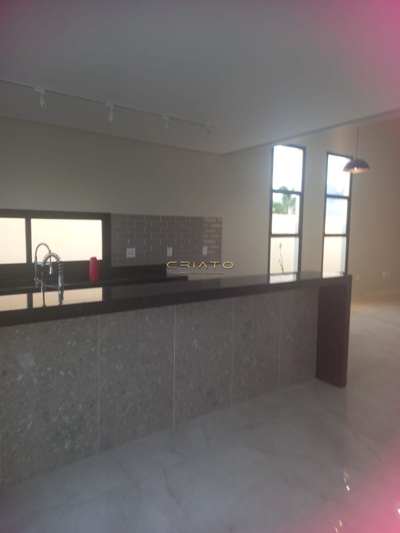 Casa à venda com 3 quartos, 220m² - Foto 13