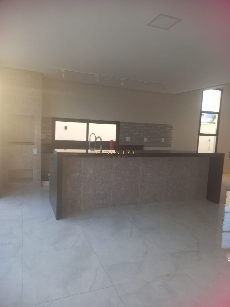 Casa à venda com 3 quartos, 220m² - Foto 16