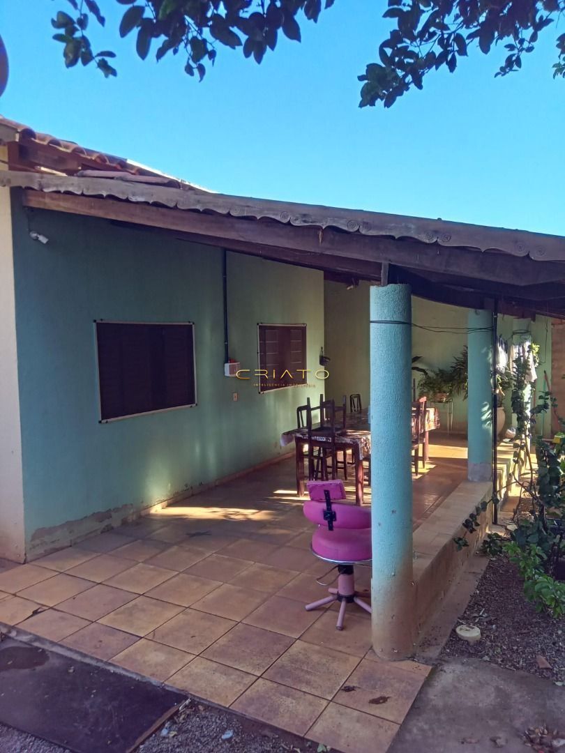 Casa à venda com 2 quartos, 200m² - Foto 17