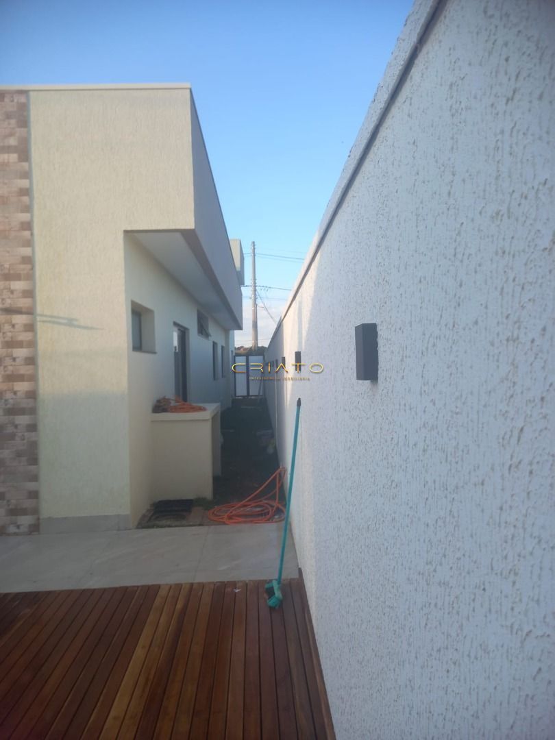 Casa à venda com 3 quartos, 220m² - Foto 29