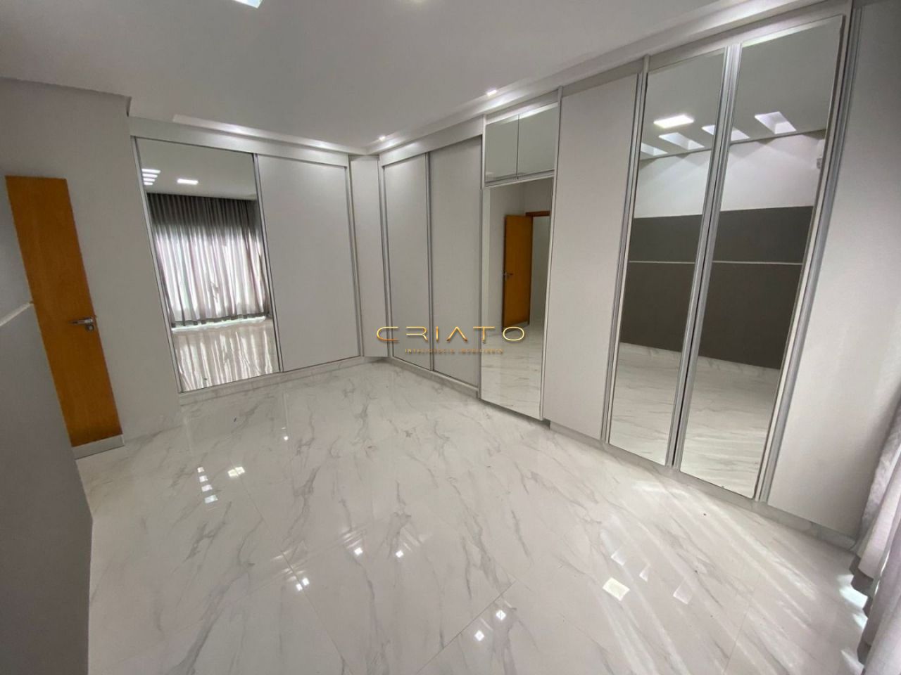 Casa à venda com 3 quartos, 250m² - Foto 12