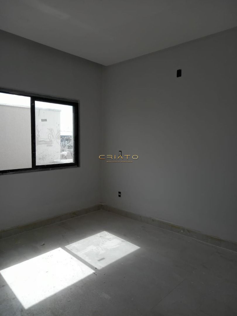 Casa à venda com 4 quartos, 311m² - Foto 18