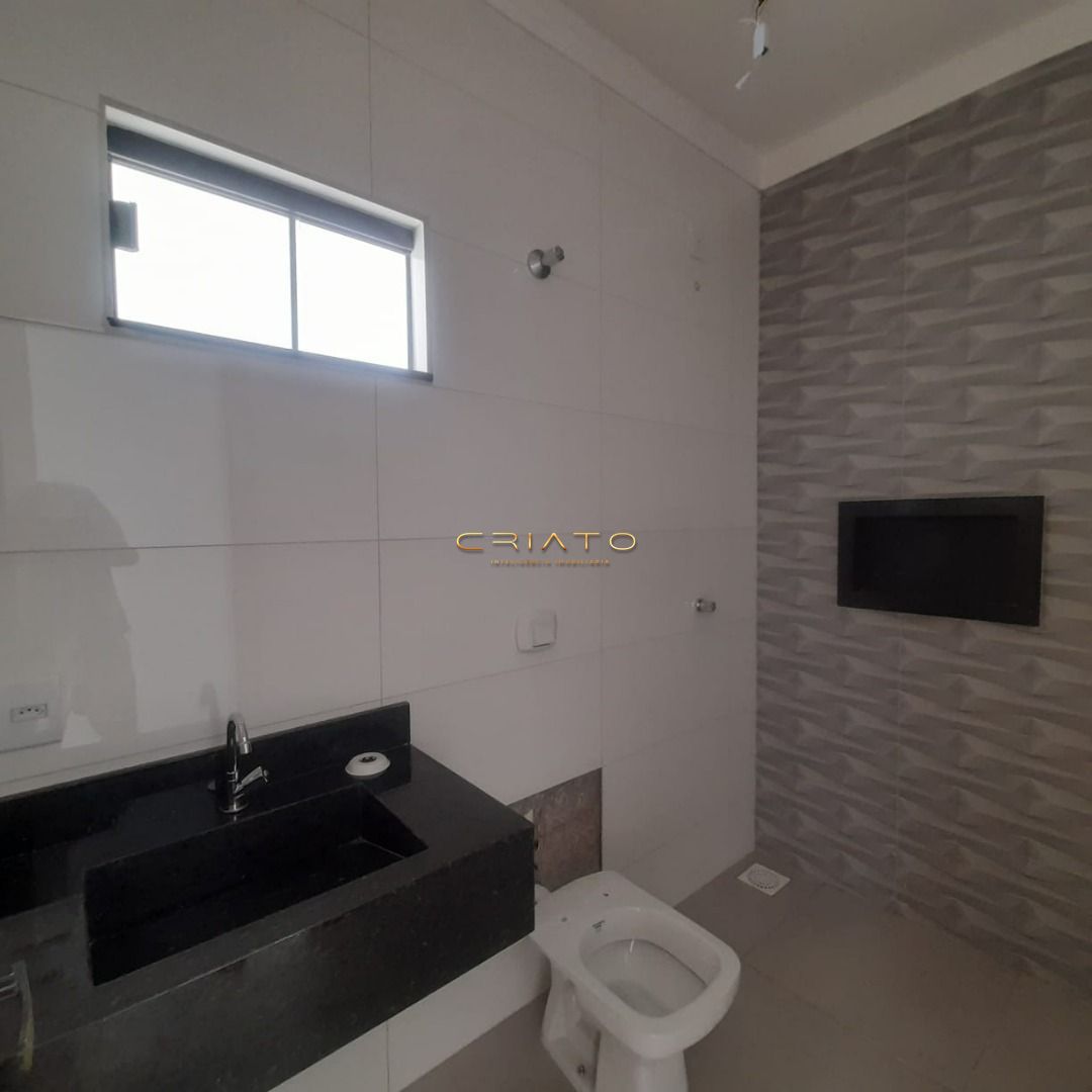 Casa à venda com 3 quartos, 105m² - Foto 2