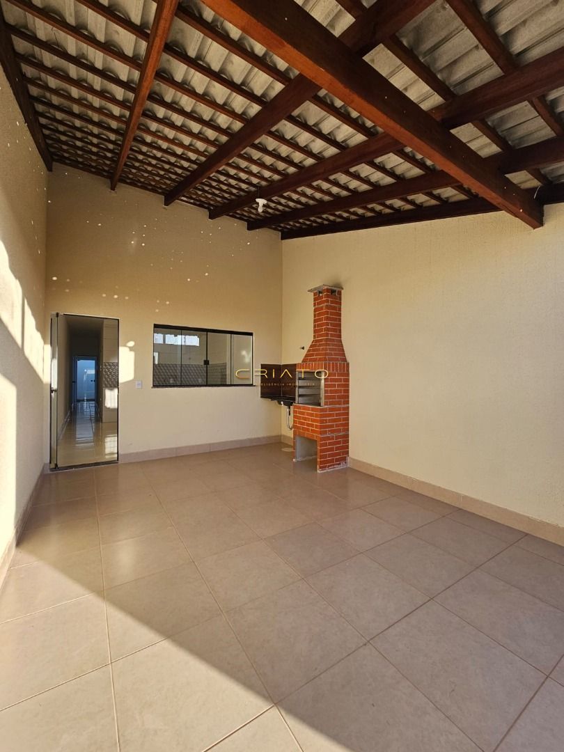 Casa à venda com 2 quartos, 70m² - Foto 1