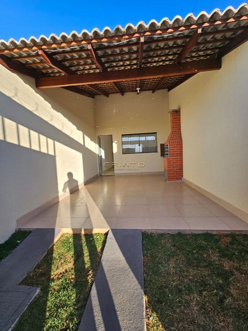 Casa à venda com 2 quartos, 70m² - Foto 2