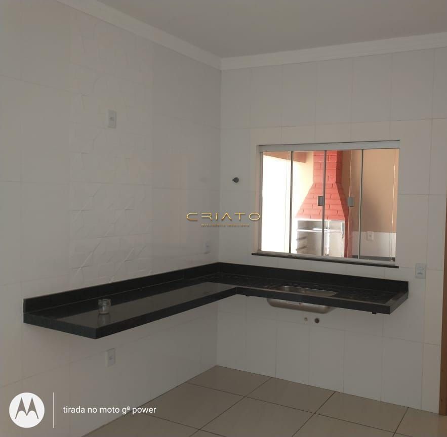 Casa à venda com 3 quartos, 100m² - Foto 5