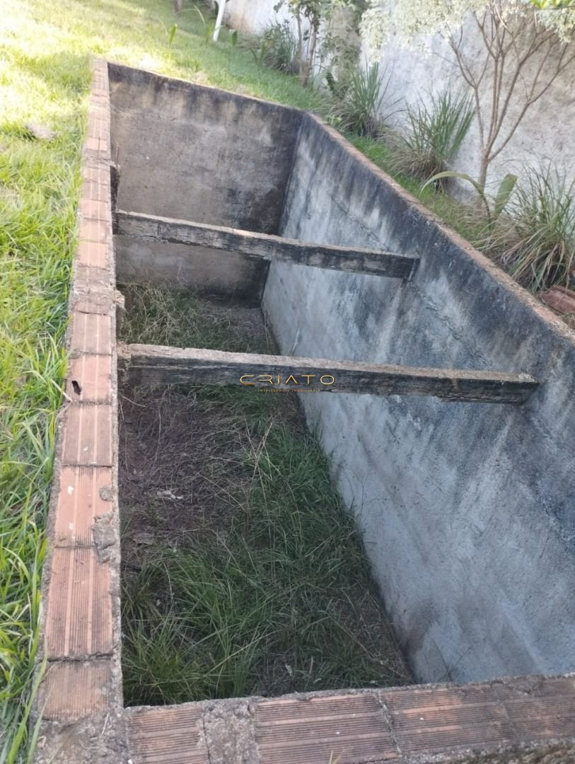 Sítio à venda com 3 quartos, 250m² - Foto 13