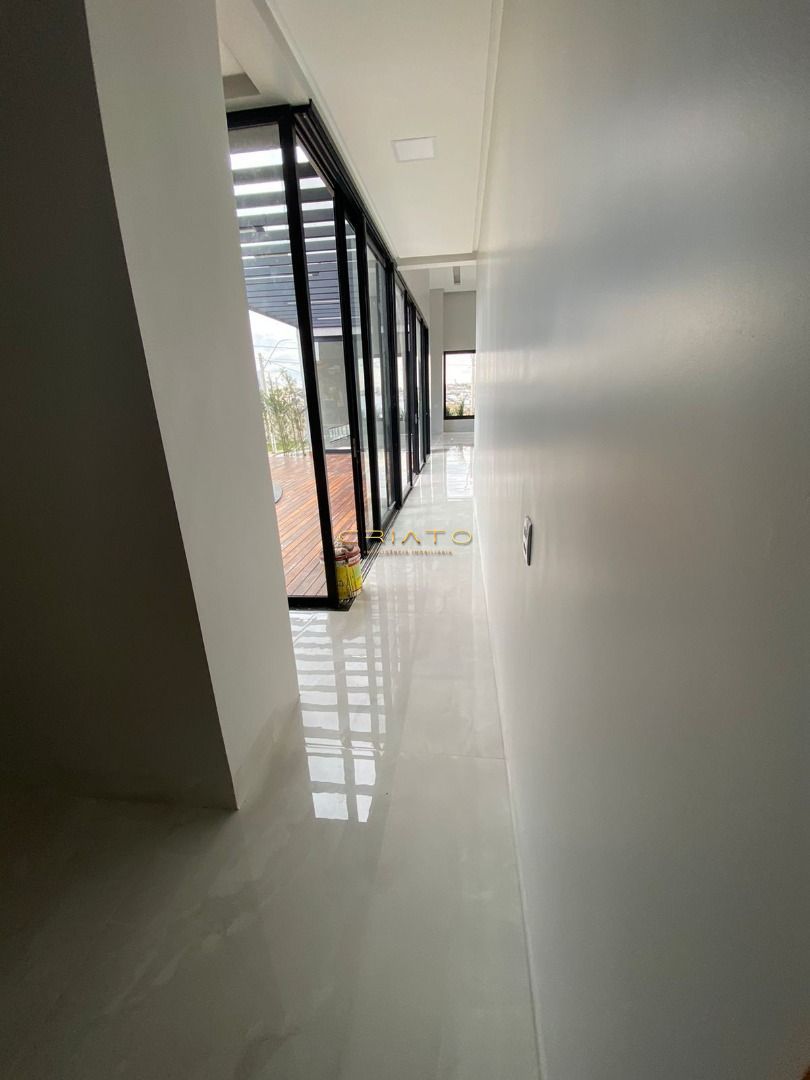 Casa à venda com 4 quartos, 268m² - Foto 7