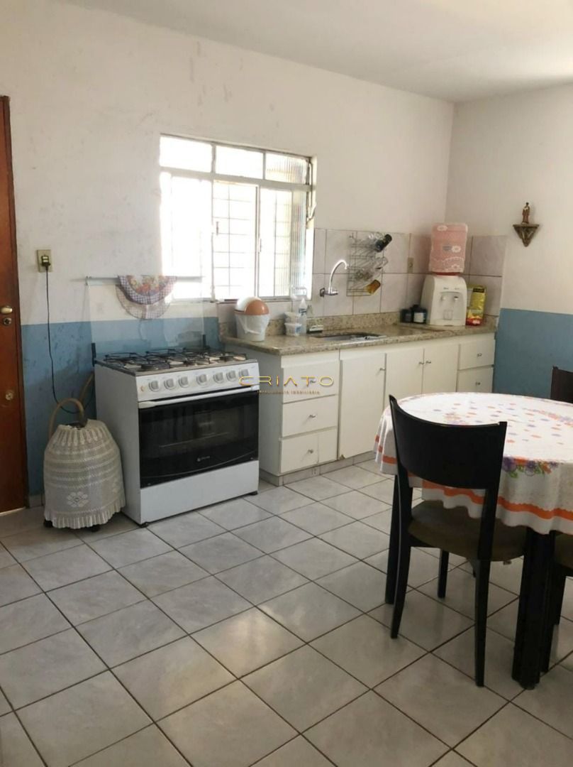 Casa à venda com 3 quartos, 200m² - Foto 2