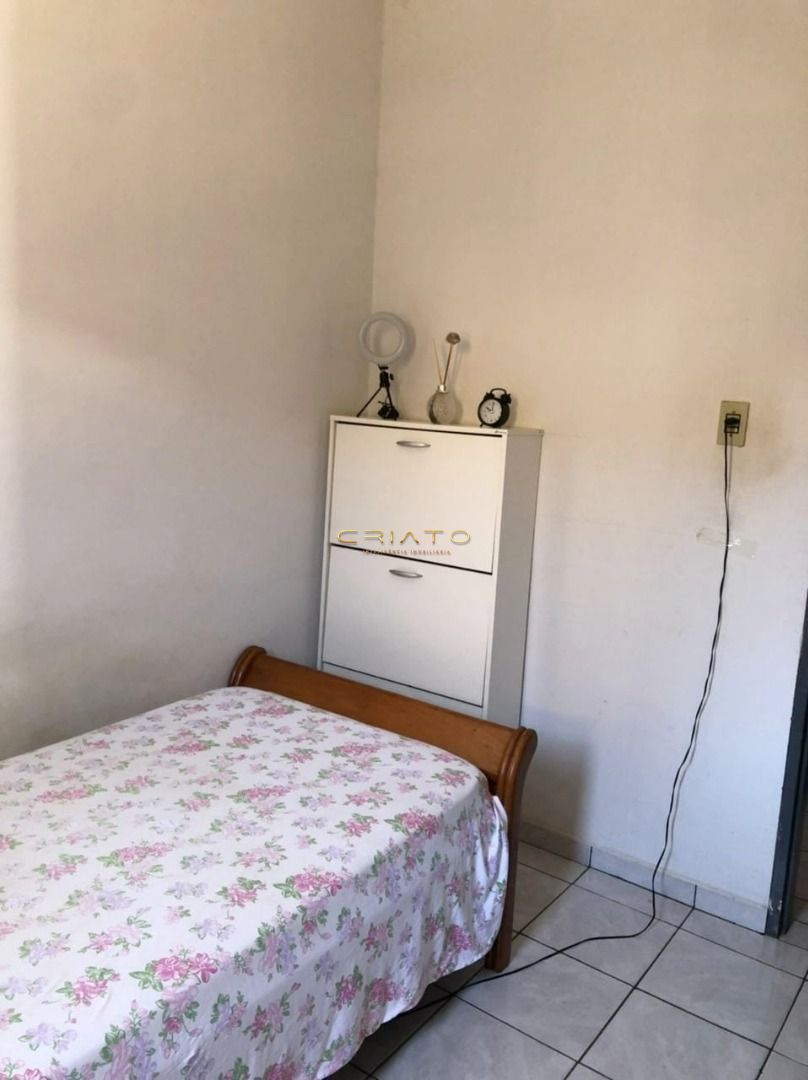 Casa à venda com 3 quartos, 200m² - Foto 8