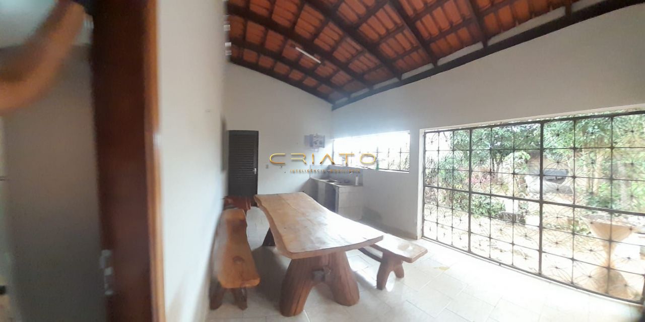 Casa à venda com 3 quartos, 130m² - Foto 1