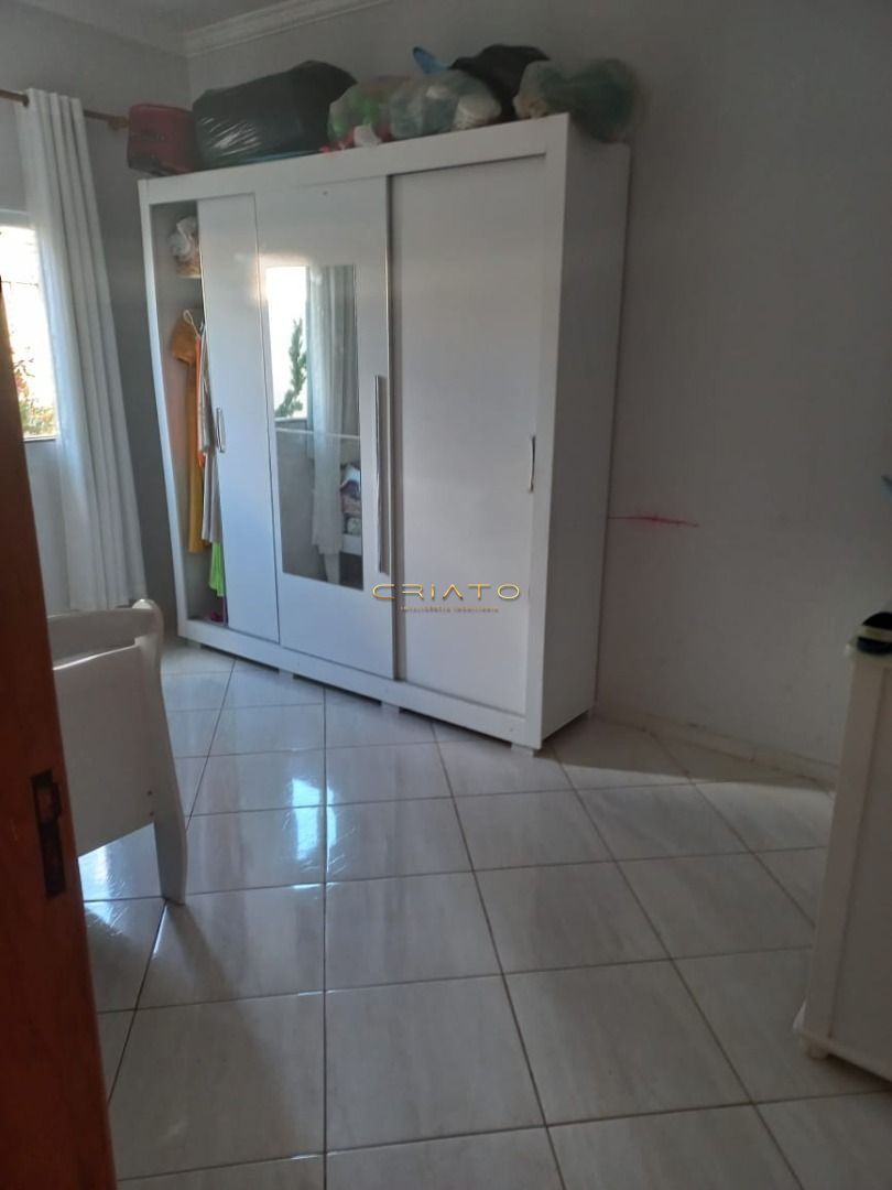 Casa à venda com 3 quartos, 190m² - Foto 14