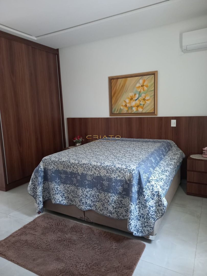 Casa à venda com 3 quartos, 270m² - Foto 14