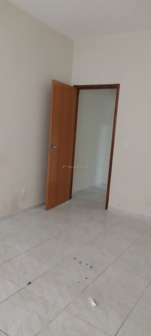 Casa à venda com 3 quartos, 206m² - Foto 8