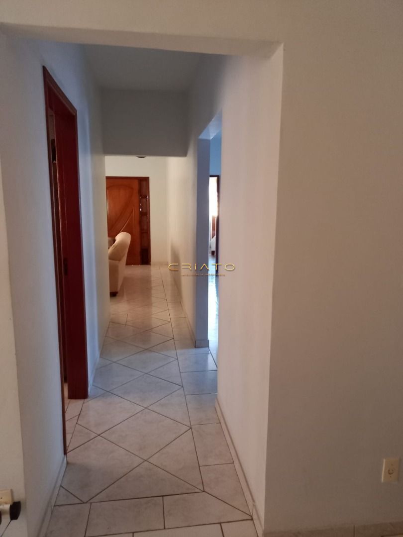 Casa à venda com 4 quartos, 224m² - Foto 10