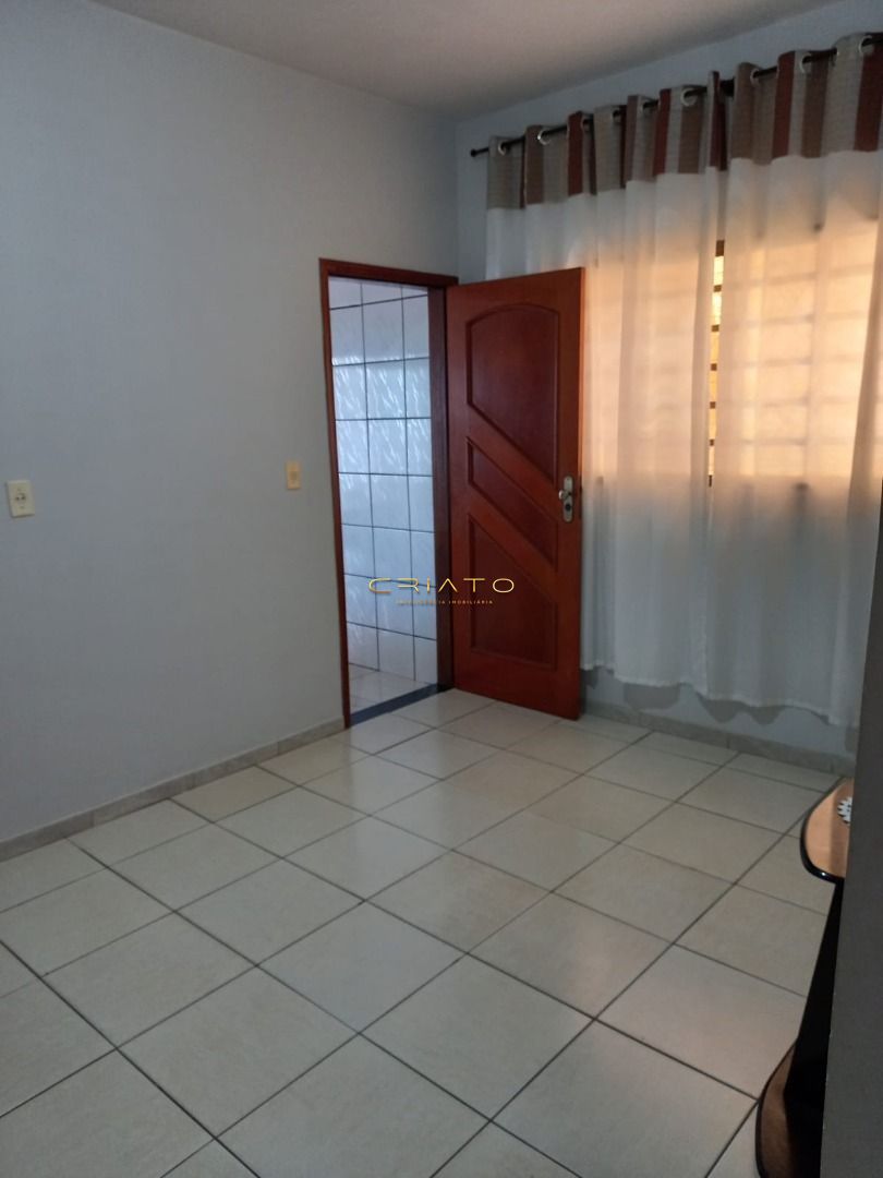 Casa à venda com 4 quartos, 224m² - Foto 9