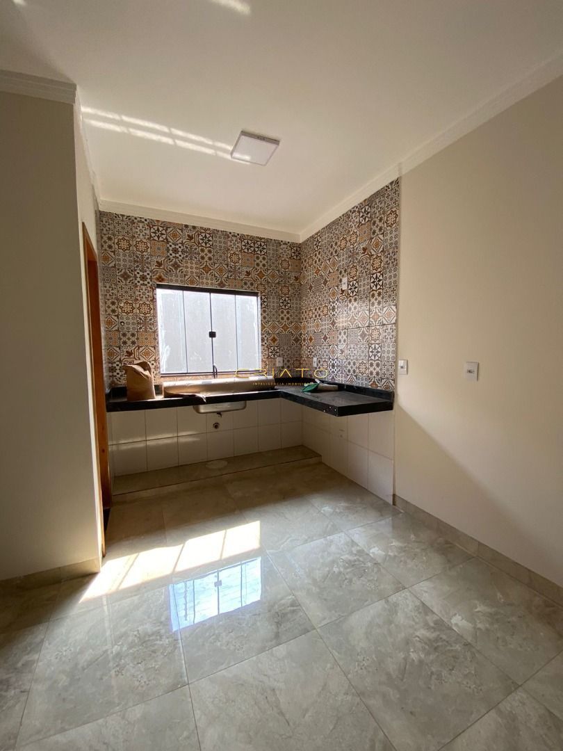 Casa à venda com 2 quartos, 66m² - Foto 9