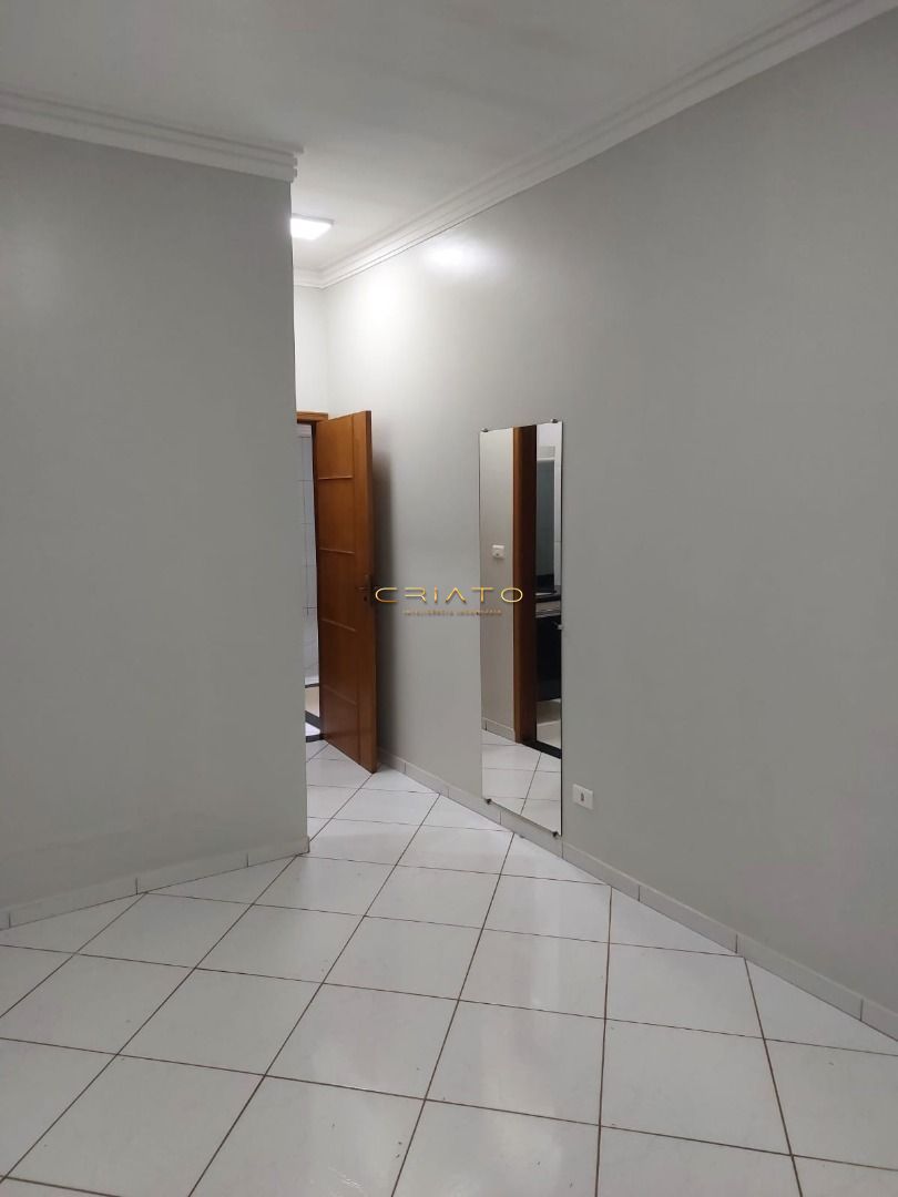 Casa à venda com 3 quartos, 210m² - Foto 9