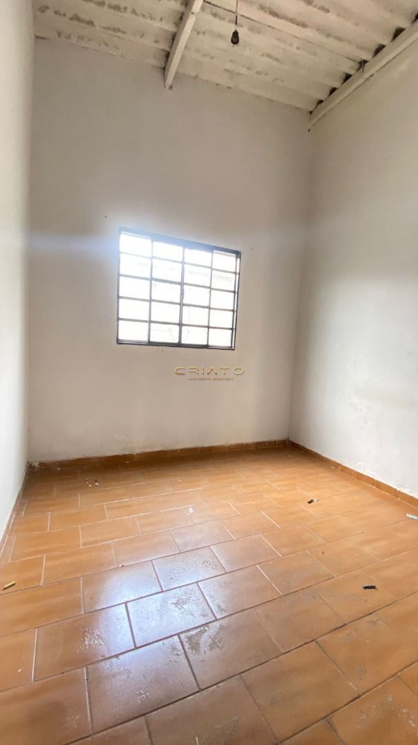 Casa à venda com 2 quartos, 295m² - Foto 12