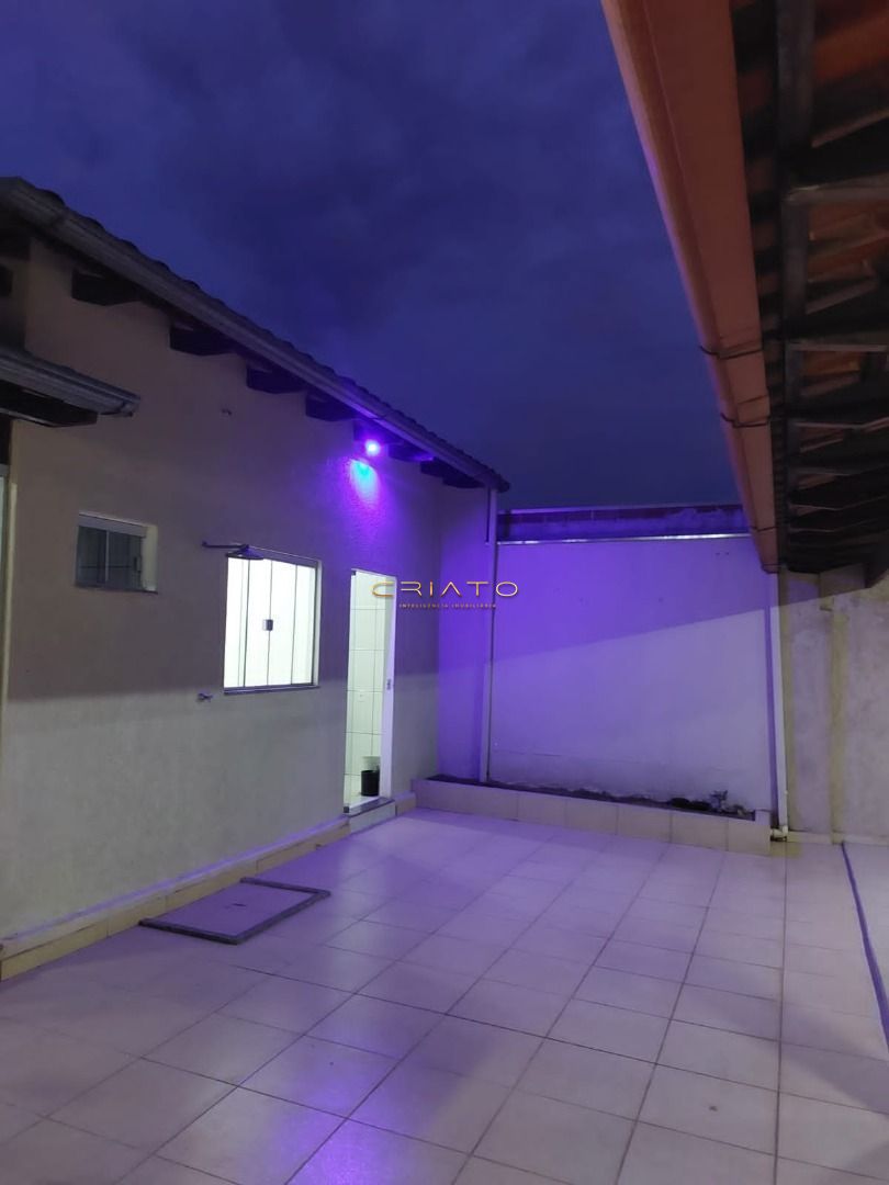 Casa à venda com 3 quartos, 210m² - Foto 20