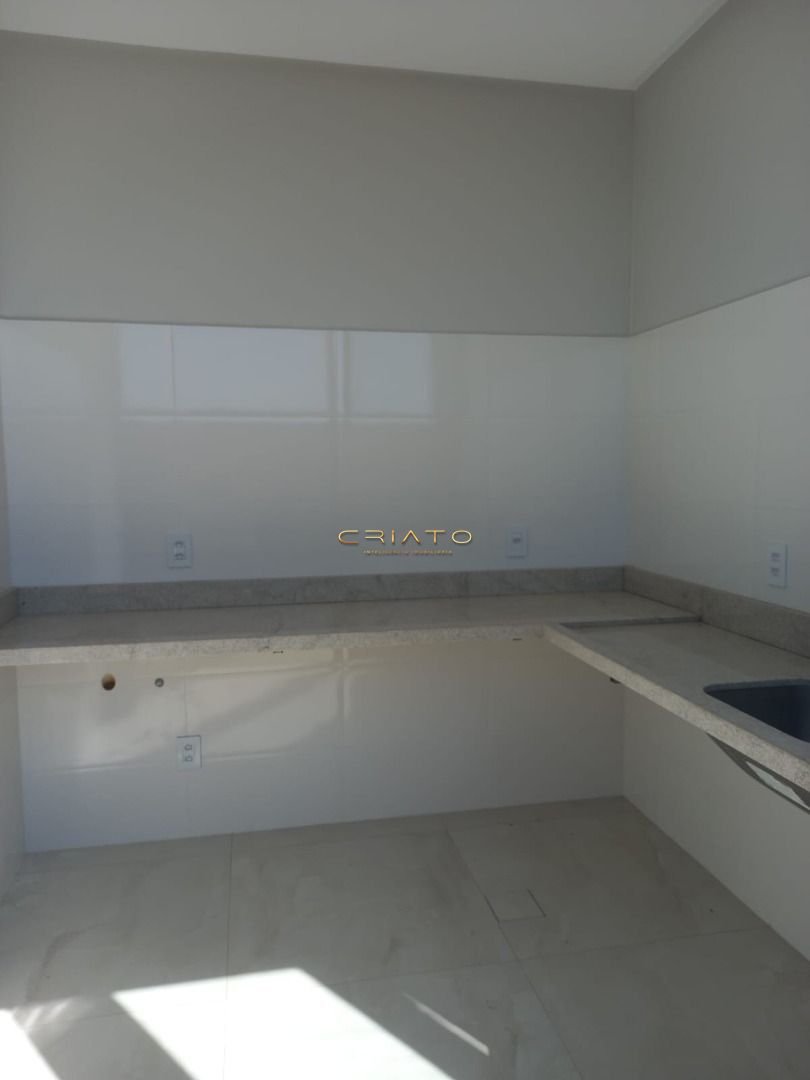 Casa à venda com 3 quartos, 198m² - Foto 30