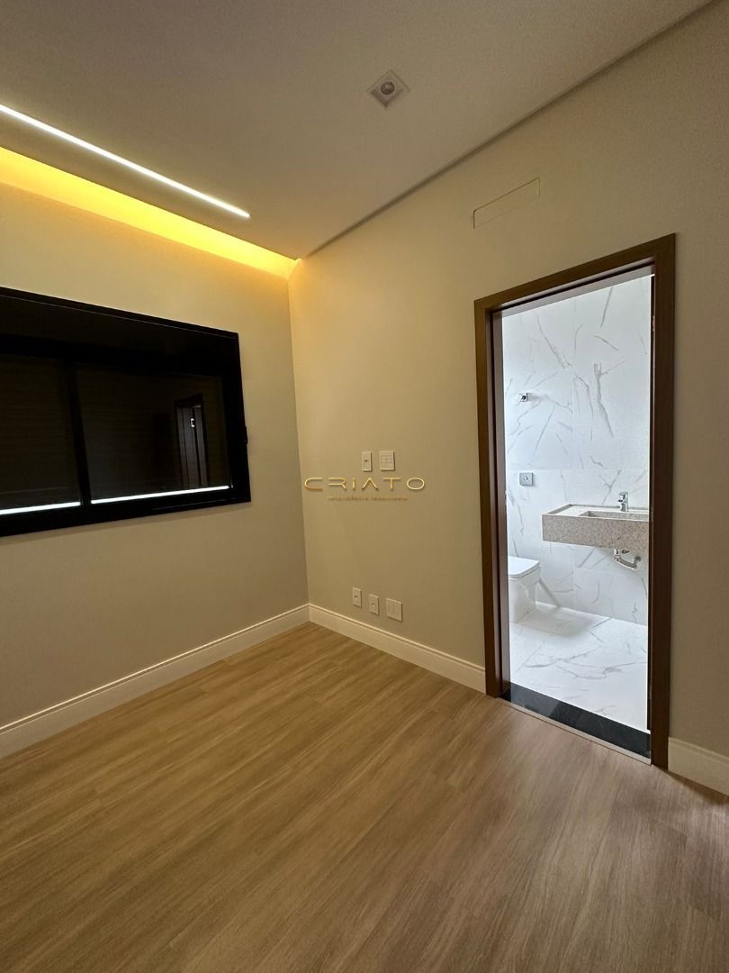 Casa à venda com 3 quartos, 198m² - Foto 17