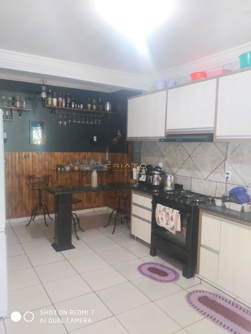 Casa à venda com 3 quartos, 150m² - Foto 3