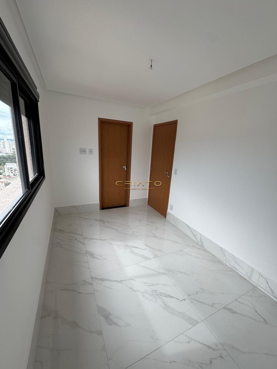 Apartamento à venda com 2 quartos, 70m² - Foto 3