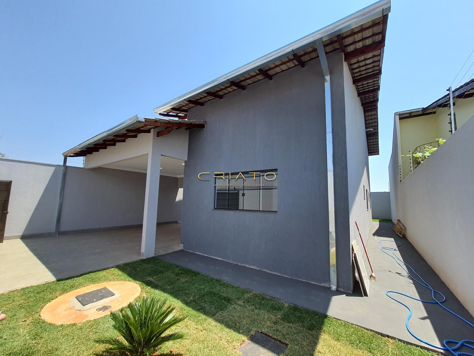 Casa à venda com 3 quartos, 158m² - Foto 2