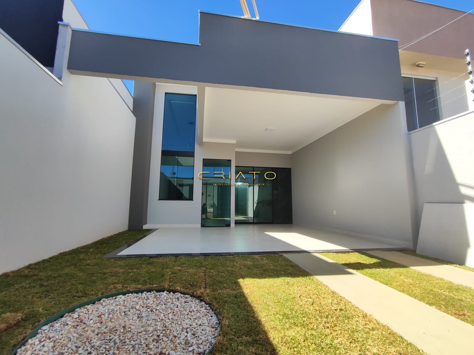 Casa à venda com 3 quartos, 104m² - Foto 1