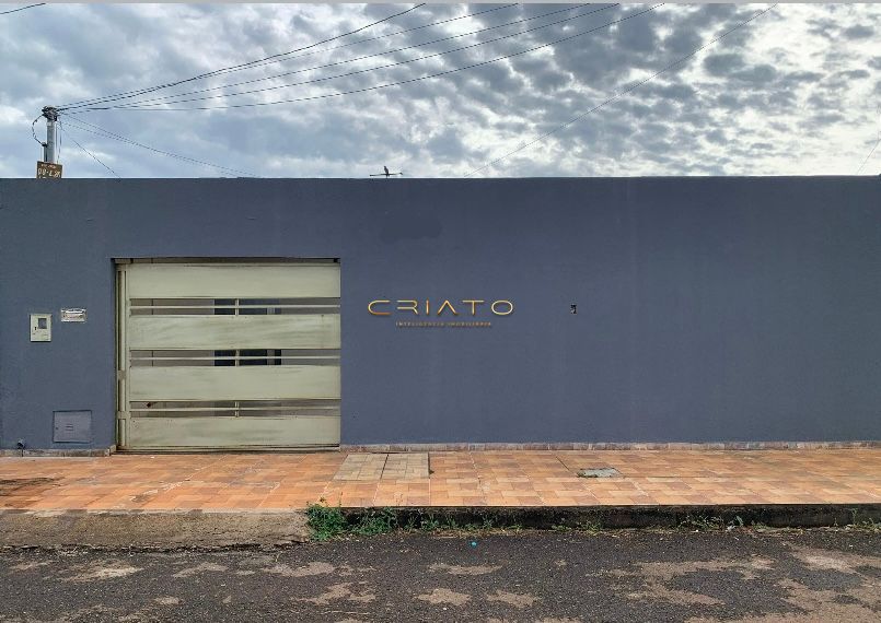 Casa à venda com 3 quartos, 200m² - Foto 1