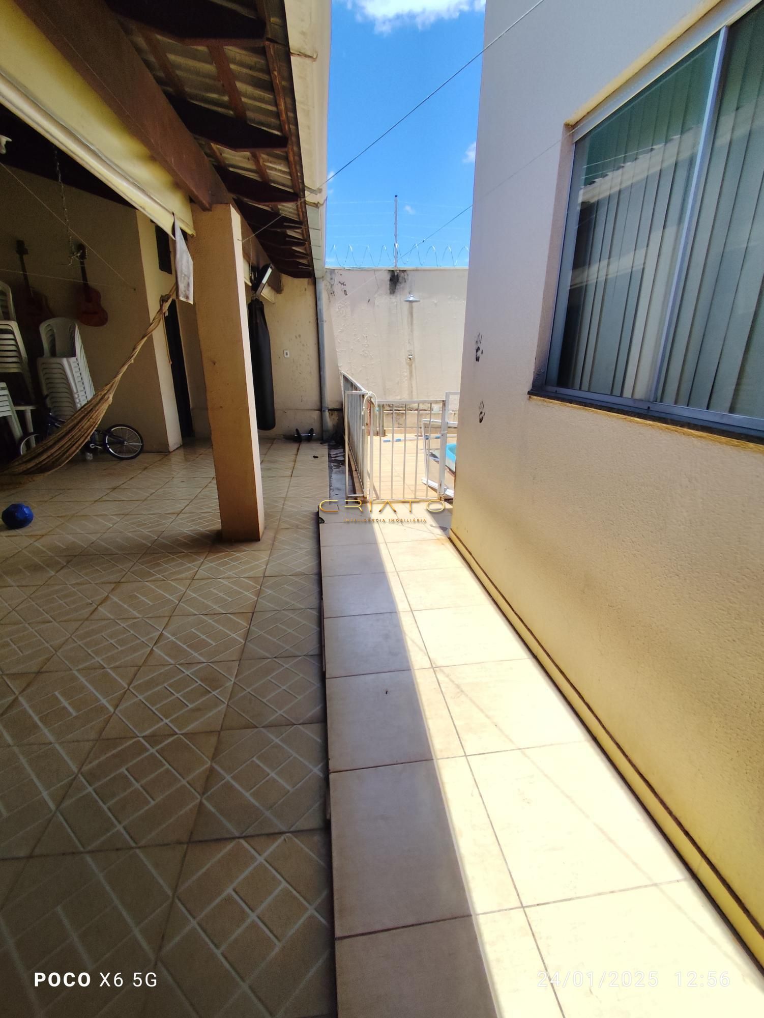 Casa à venda com 3 quartos, 120m² - Foto 10