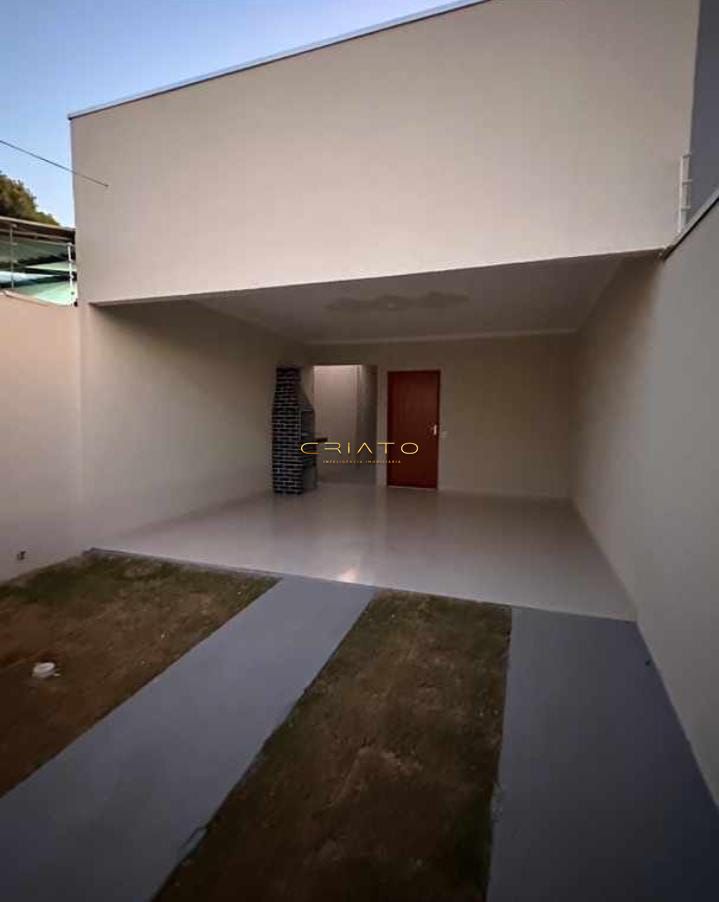 Casa à venda com 2 quartos, 70m² - Foto 1