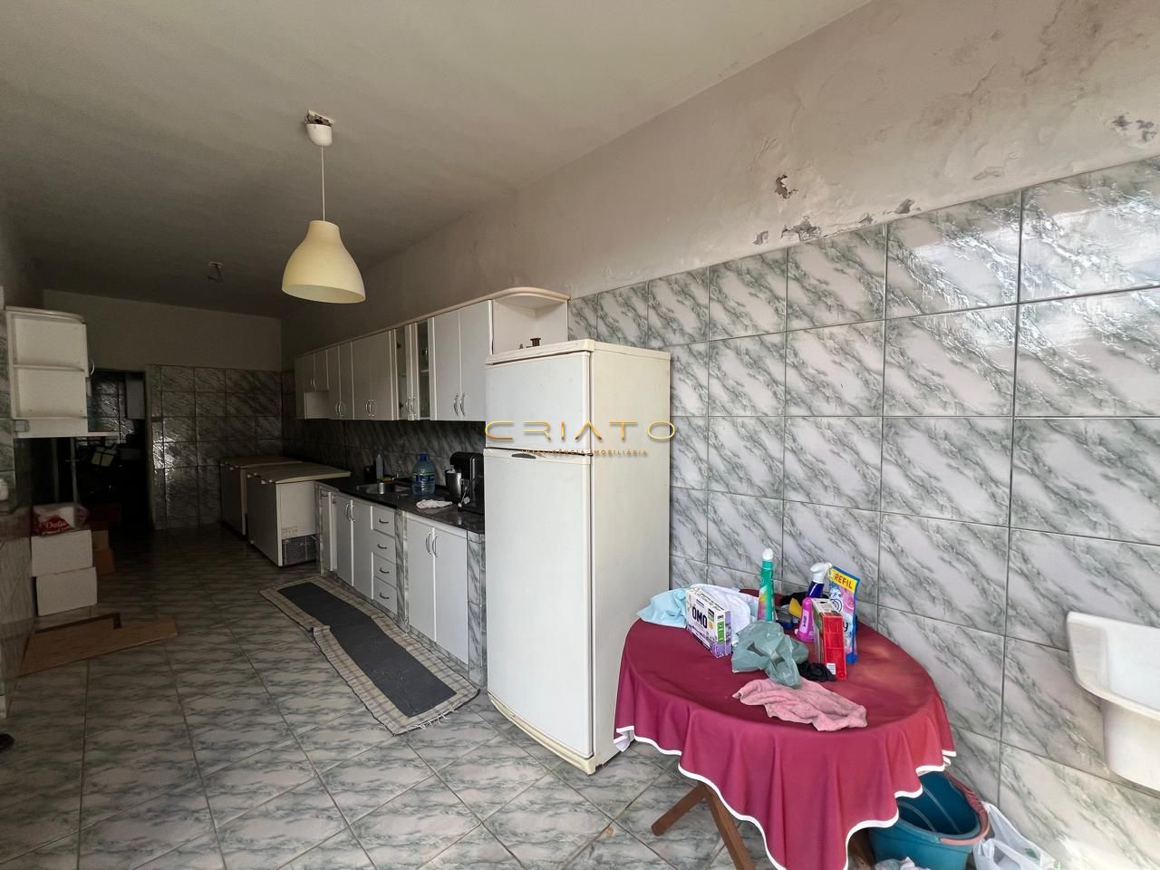 Casa à venda com 3 quartos, 218m² - Foto 2