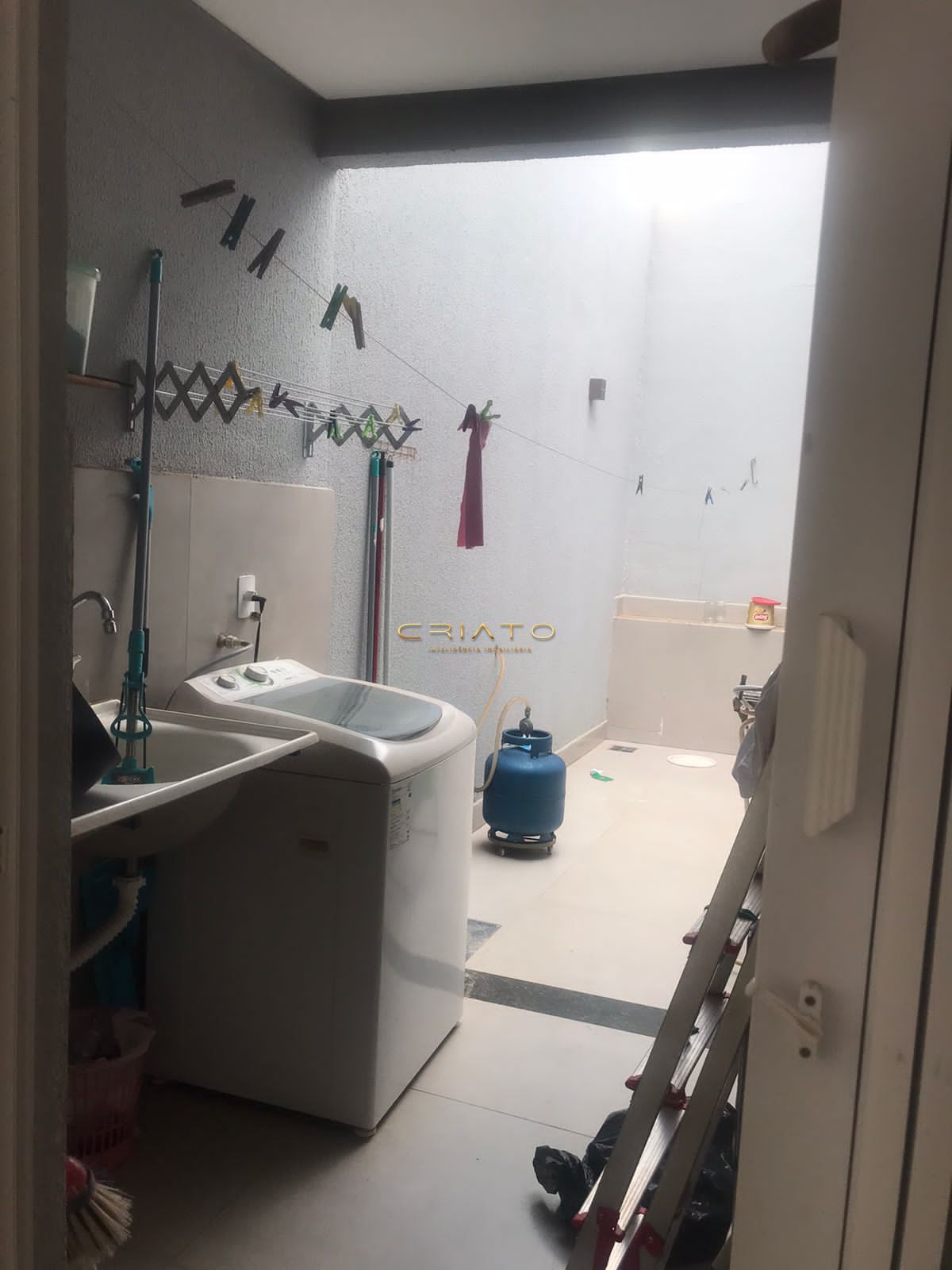 Casa à venda com 3 quartos, 220m² - Foto 12