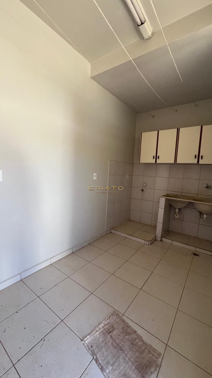 Casa Comercial à venda com 3 quartos, 400m² - Foto 15